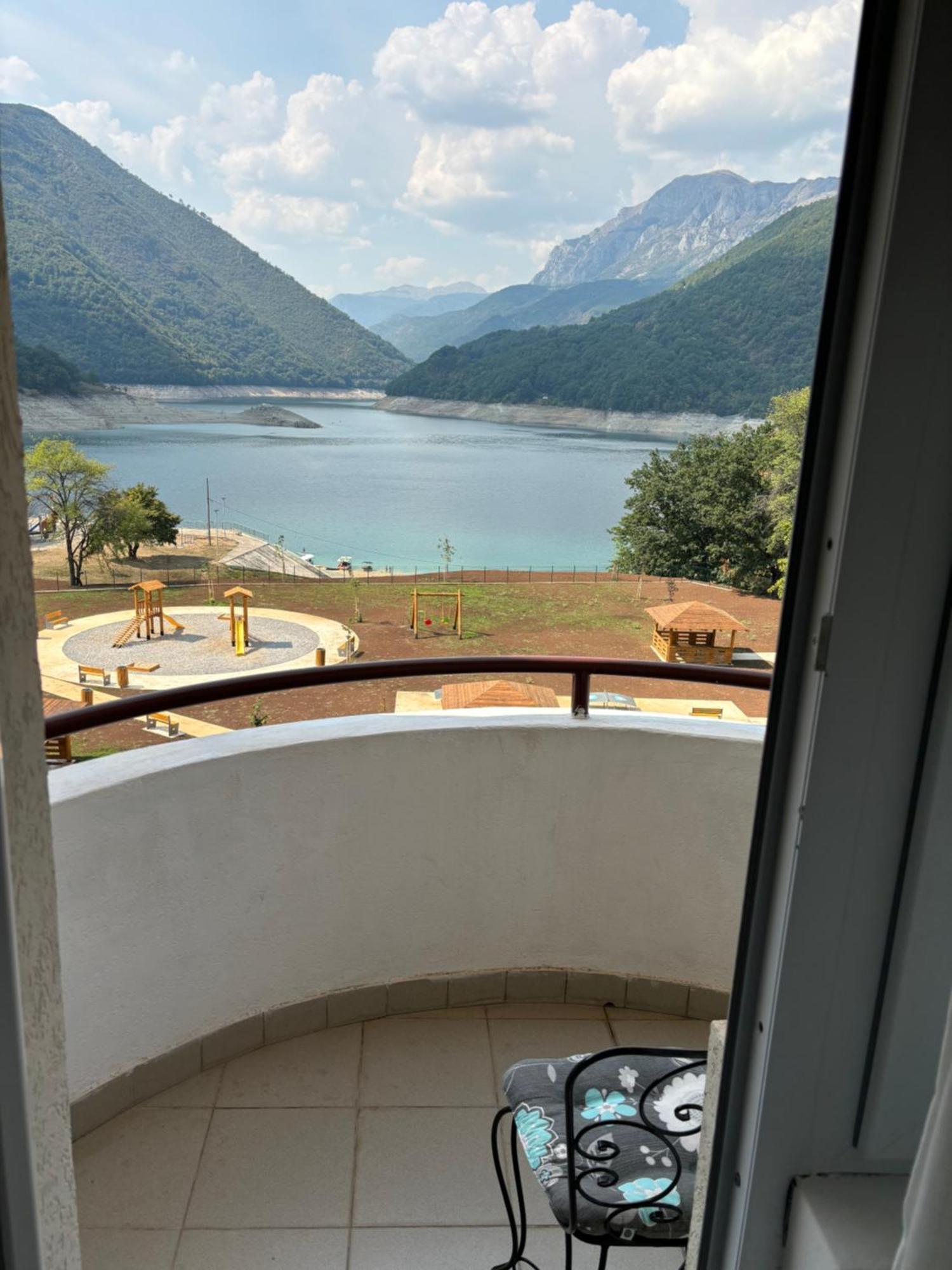 Zora Apartment Pluzine Bagian luar foto