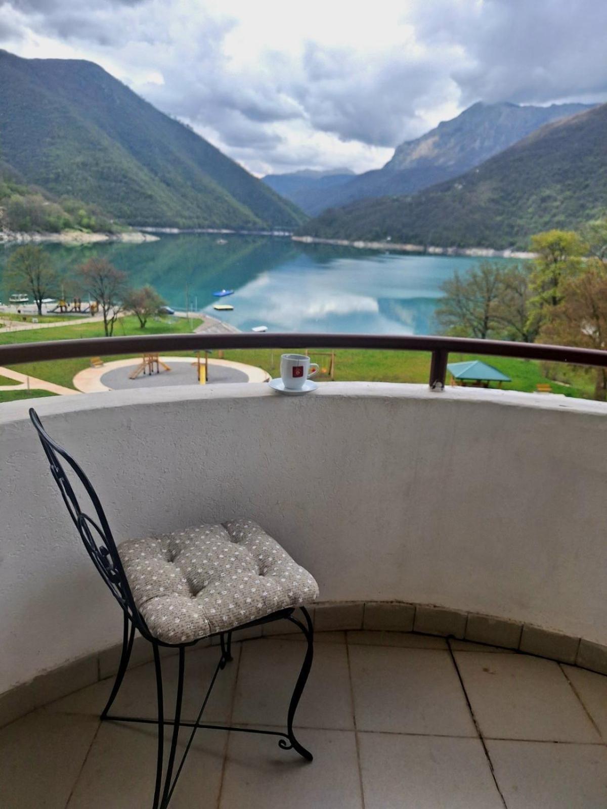 Zora Apartment Pluzine Bagian luar foto